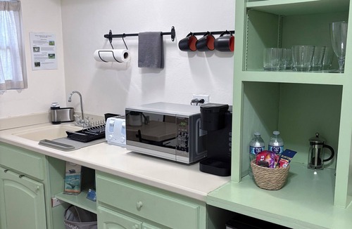 Bodden Town Apartment | Cozy Studio In Center of Island Close to Health City, Beaches and Restaurants