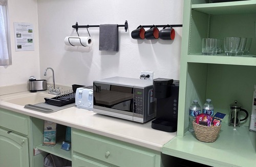Bodden Town Apartment | Cozy Studio In Center of Island Close to Health City, Beaches and Restaurants