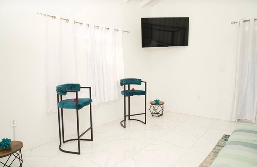 Cooper Jack Bay Settlement Apartment | Cozy Studio in Delightful Providenciales with WiFi, AC