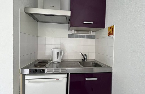 Cambo-les-Bains Apartment | Cozy studio in Cambo, pets welcome, Wi-Fi, parking