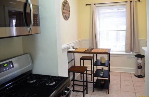 Lakeview Apartment | Cozy Studio In Lakeview, Near Wrigley field