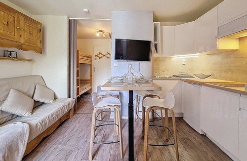 Les Bruyeres Apartment | Cozy Studio in Les Menuires - Ski-In/Out with Balcony and Parking