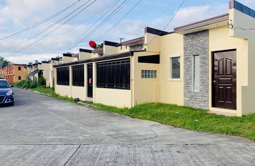 Palo Apartment | Cozy studio in Lessandra Palo with WiFi and Netflix, 10min drve to MacArthur Pk