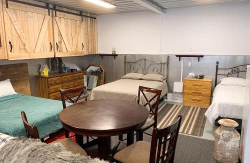 Masson-Angers Apartment | Cozy studio in Masson-Angers, 800 m² with view