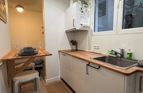 Paris City Center Apartment | Cozy studio in Paris perfect for your city getaway