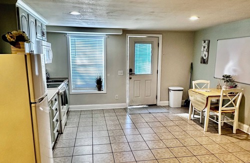 Johnson City Apartment | Cozy studio in peaceful Johnson City- Central to all