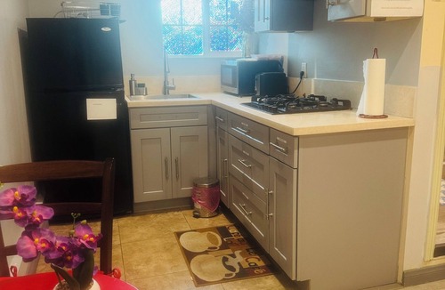 Norwalk Apartment | Cozy studio in pleasant Norwalk with Kitchen.