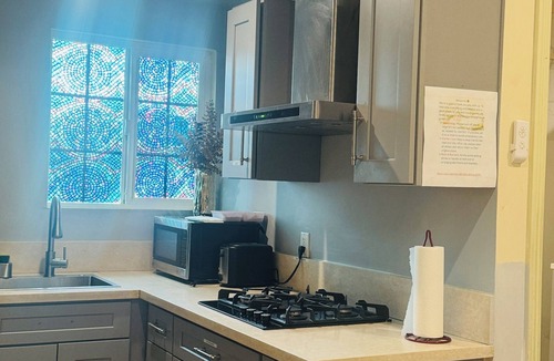Norwalk Apartment | Cozy studio in pleasant Norwalk with Kitchen.