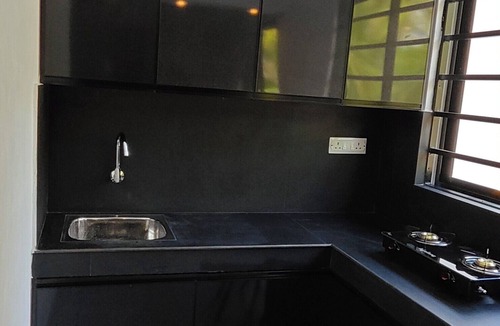 Puthenthope Apartment | Cozy Studio Near Beach Peaceful Stay in Trivandrum