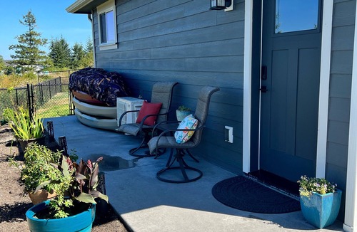Sequim Apartment | Cozy studio located near Marina, hiking trails & downtown Sequim. Pet friendly.