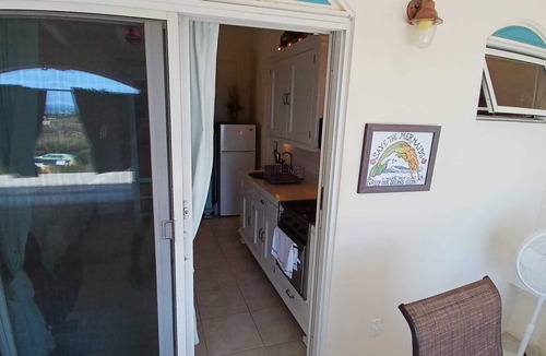 Cliftons Apartment | Cozy Studio mini-suite at Eden Villa, close to Oualie Beach, courtesy jeep