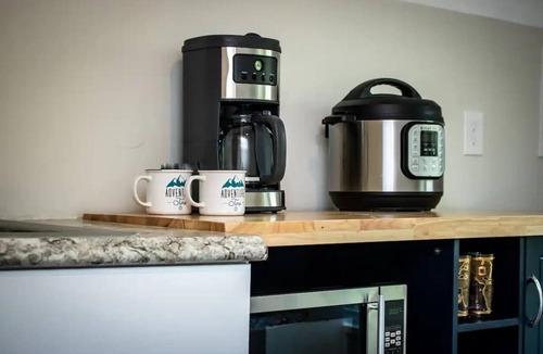 Cleveland Apartment | Cozy studio near Cleve Clinic, Case