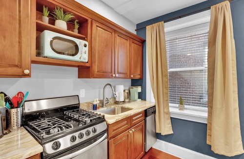 Old City Apartment | Cozy Studio| Old City | 1Bed | Independence Hall
