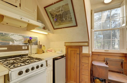Mount Paran - Northside Apartment | Cozy Studio on 7 Acres: 11 Mi to Dtwn Atlanta!