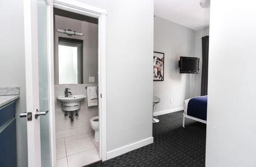 Back Bay Apartment | Cozy Studio on Newbury Street, #1