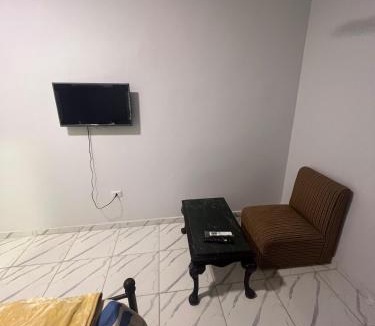 Sakkala Apartment | Cozy Studio on Sheraton Road near Metro Market