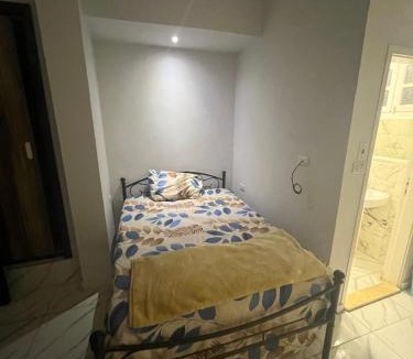 Sakkala Apartment | Cozy Studio on Sheraton Road near Metro Market