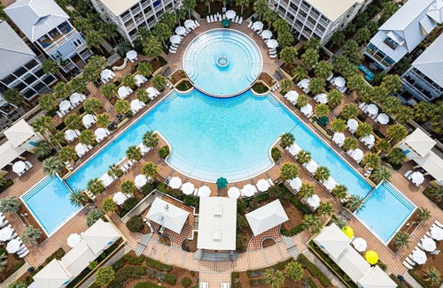 Rosemary Beach Apartment | Cozy Studio-Private Balcony-Resort Pool-Beach Access-Bikes-Backpack Beach Chairs
