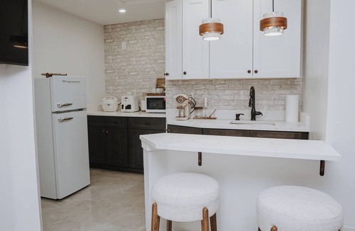 Diplomat Apartment | Cozy Studio, Private Entrance with Terrace, Wi-Fi, A/C