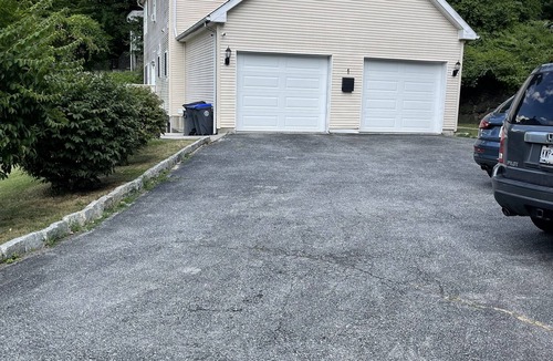 White Plains Apartment | “Cozy Studio Retreat with Private Entrance & Parking near NYC -Westchester Gem!"