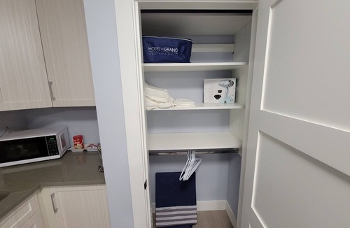 Saanich West Apartment | Cozy Studio Suite