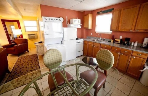 Tybee Island Condo | Cozy Studio Terrace w/Partial Ocean View, Hammock, & Pool Access