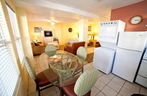 Tybee Island Condo | Cozy Studio Terrace w/Partial Ocean View, Hammock, & Pool Access
