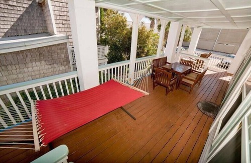 Tybee Island Condo | Cozy Studio Terrace w/Partial Ocean View, Hammock, & Pool Access