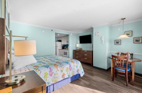 Myrtle Beach Apartment | Cozy Studio Tropical Retreatwith Full Kitchen!