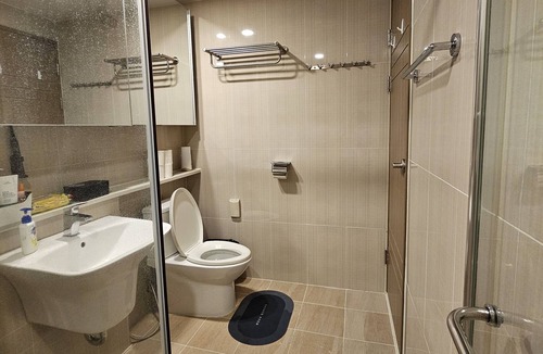 Clark Apartment | Cozy studio unit at the Heart of Clark with Pool Access and Free Parking