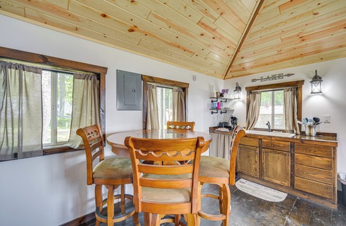 Stone Lake Apartment | Cozy Studio w/Community Docks in Stone Lake!