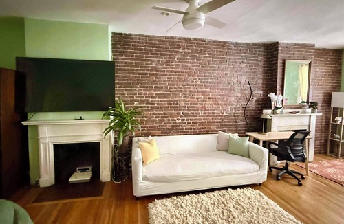 Beacon Hill Apartment | Cozy Studio w/Full Kitchen, Close to MGH, Walkable Train Lines
