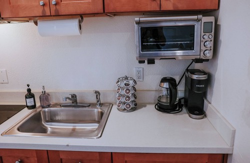North Central House | Cozy studio with A/C 1B/1B in San Mateo, California. No pet/smoke