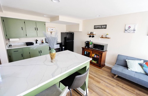 Merry Oaks Apartment | Cozy studio with AC and WiFi in lovely Nashville