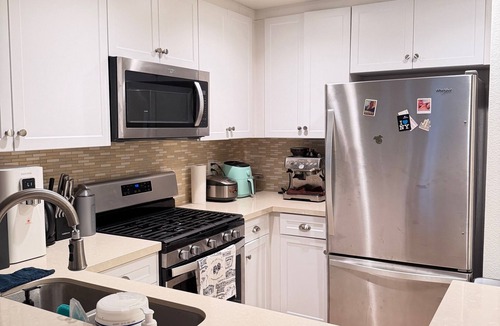 Airport Area Apartment | Cozy Studio with AC in cool Irvine