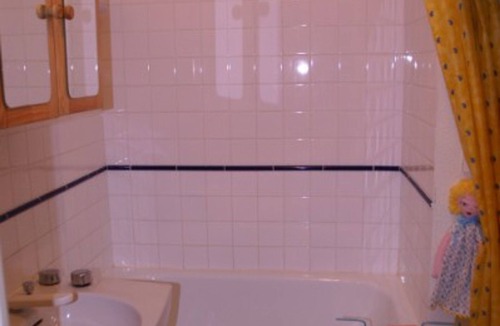 Le Pleynet Apartment | Cozy Studio with Balcony, Near Slopes and Shops, Ski-in/Ski-out Access