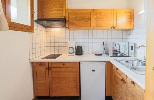 Chantemerle Apartment | Cozy Studio with Wi-Fi, BBQ, Summer Pool, Near Ski Pistes & Free Village Shuttle