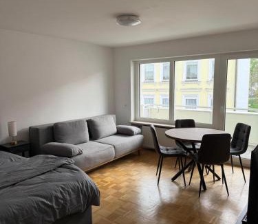 Landshut Apartment | Cozy Studio with great public transport connectivety