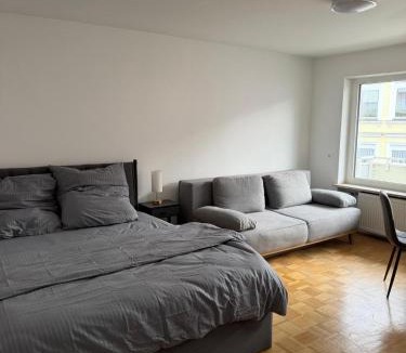 Landshut Apartment | Cozy Studio with great public transport connectivety