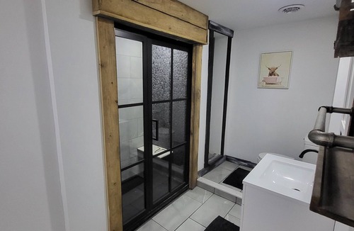 Town of Aurora Apartment | Cozy studio with indoor hot tub