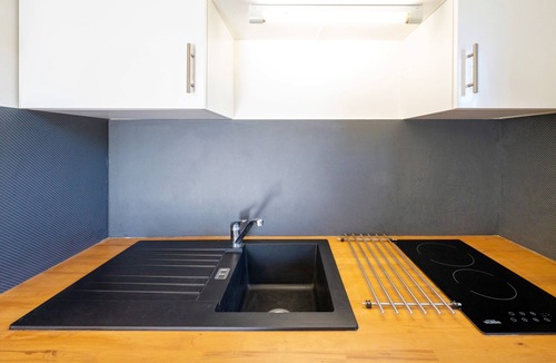Barbotan-les-Thermes Apartment | Cozy Studio with Private Terrace, Air Conditioning & Pool Table – Cazaubon