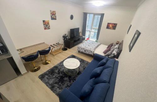Jumeirah Lake Towers Apartment | Cozy Studio with Sofa bed beside DMCC Metro & Dubai Marina