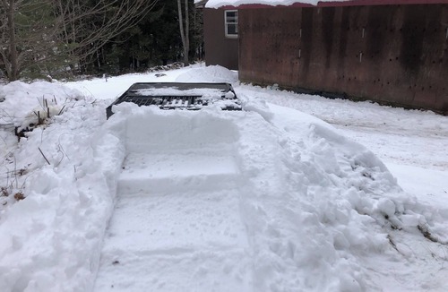 Springfield Apartment | Cozy studio with WiFi and fitness room in Springfield. Close to Okemo and Magic.