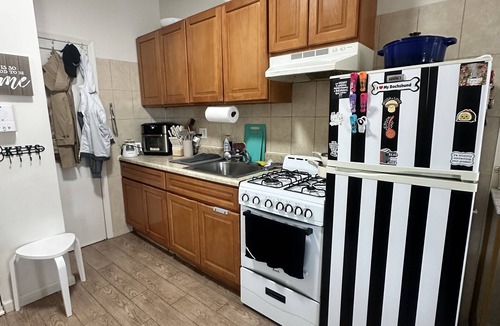 Bensonhurst Apartment | Cozy studio with WiFi and AC in Brooklyn just steps from N train