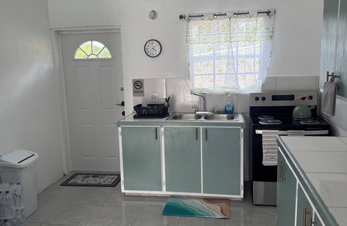 Saint John Parish Apartment | Cozy, Stylish 2 bdApt , 8 Min drive to Beach , Car rental option , Amazing Value
