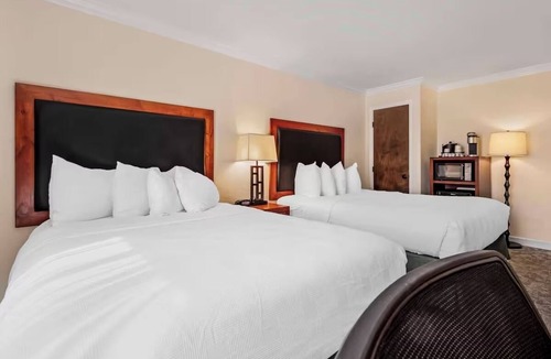 Eagle Hotel | Cozy & Stylish Private Space | 1 Unit | Great for Couples