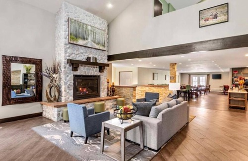 Eagle Hotel | Cozy & Stylish Private Space | 1 Unit | Great for Couples