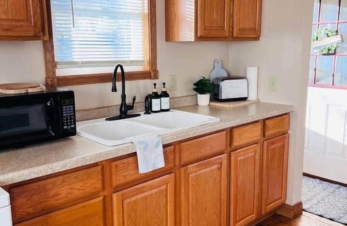Thief River Falls House | Cozy & Stylish Retreat {Pet Friendly}