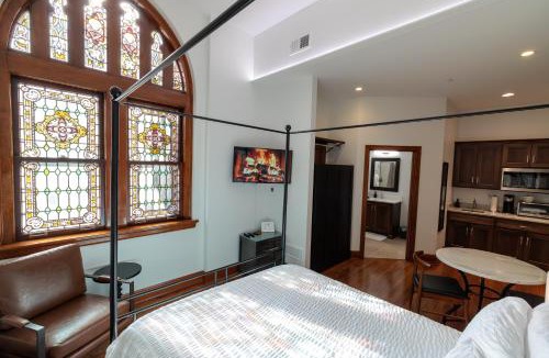 Salina Apartment | Cozy Suite inside Historic Marymount College 200A