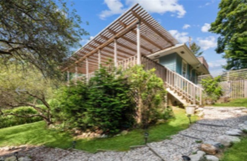 Montauk House | Cozy sun drenched beach cottage private beach, walk to town, hot tub